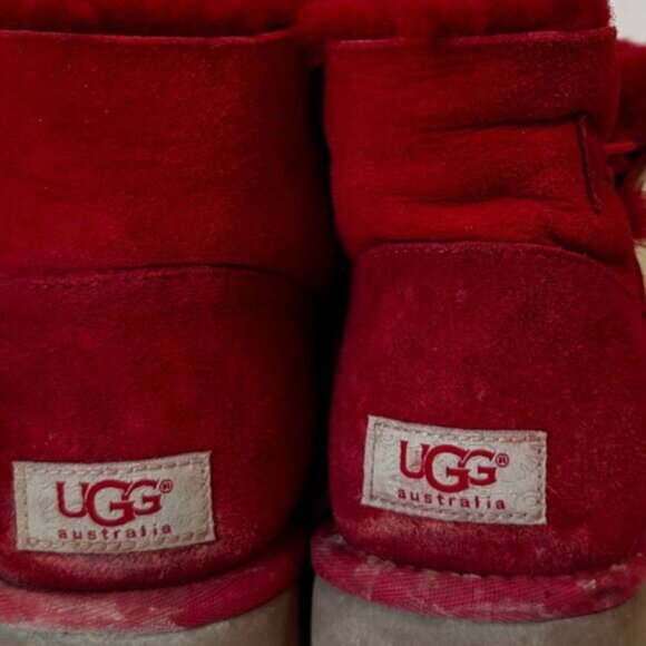 UGG Mini Bailey Button Shearling Short Boots Fur  Red Leather 8 Winter Cozy Warm - Picture 11 of 14